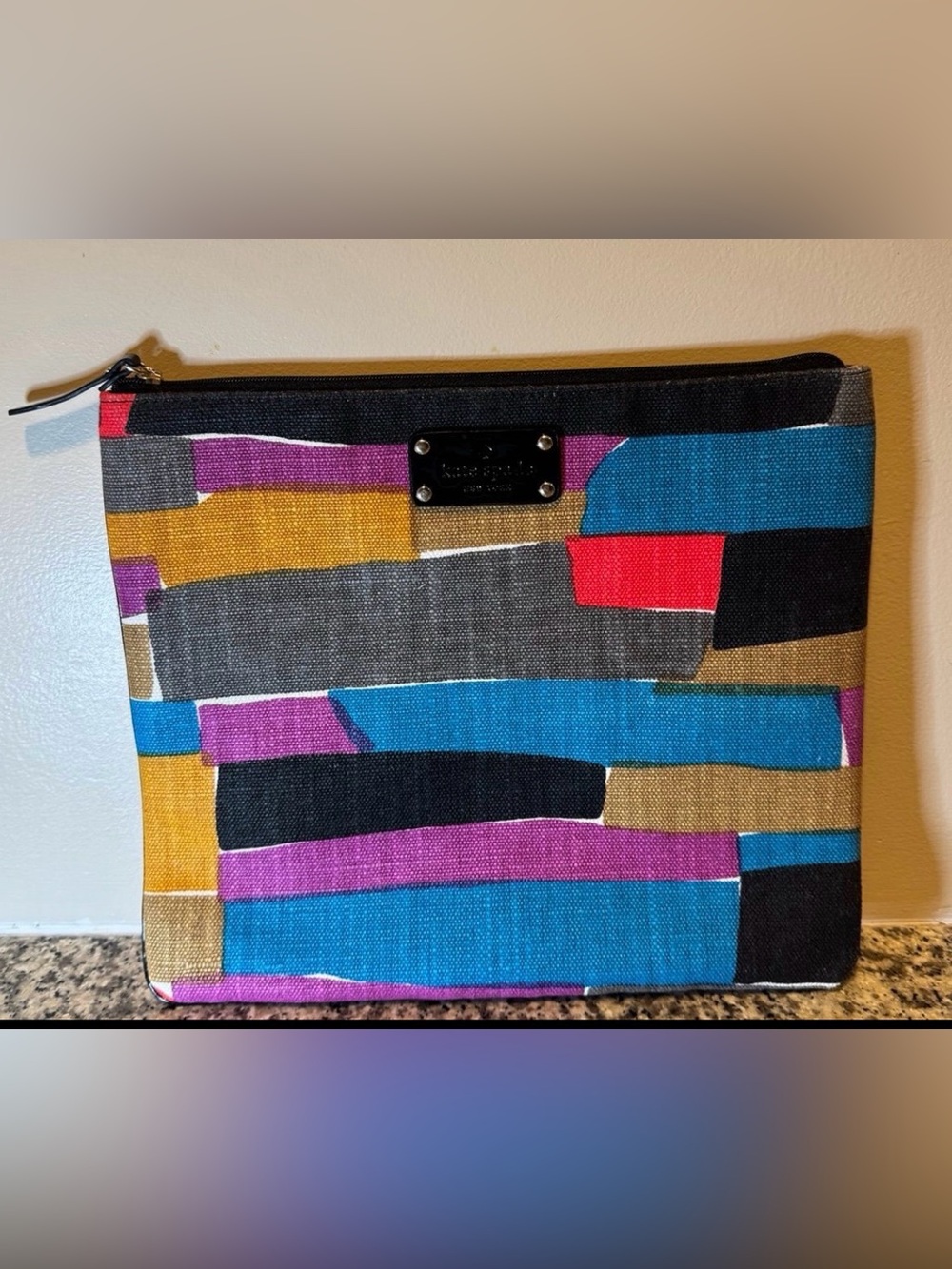 Kate Spade Adrianne Gallery Row
Clutch NWT